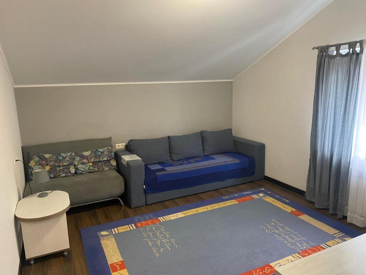 Guest House Olzhycha 45 Б 키예프 외부 사진