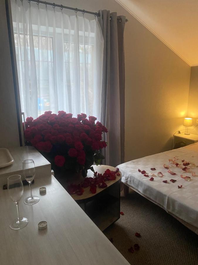 Guest House Olzhycha 45 Б 키예프 외부 사진